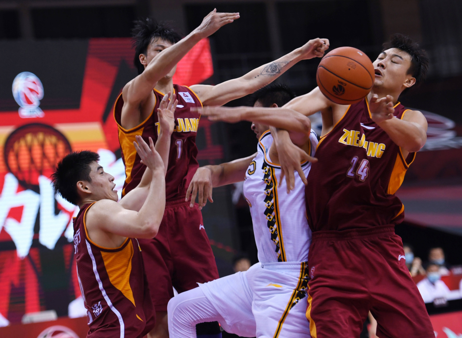 英雄联盟竞猜-关于精彩瞬间：球队内部默契表现全面提升！的信息