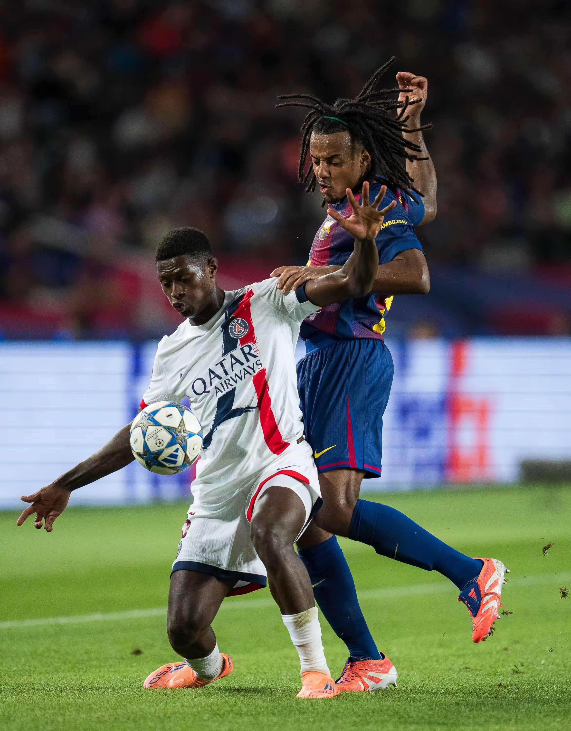 包含亚眠队在法甲比赛中大放异彩，进取心满满的词条